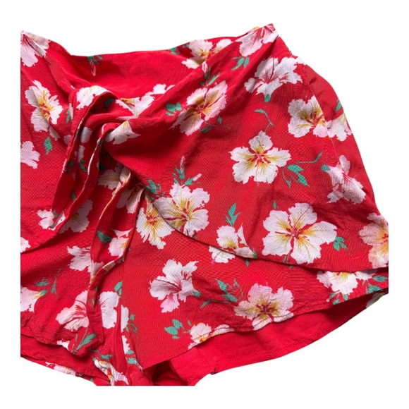 Majorelle Red Fruit Punch Ruffled Floral Crop Top Shorts Set Womens XXS - Picture 5 of 14